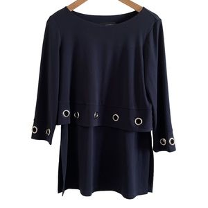 🎶 Stylish black top from Soft works size S.